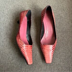 Vintage runway Gucci by Tom Ford pink python kitten heels